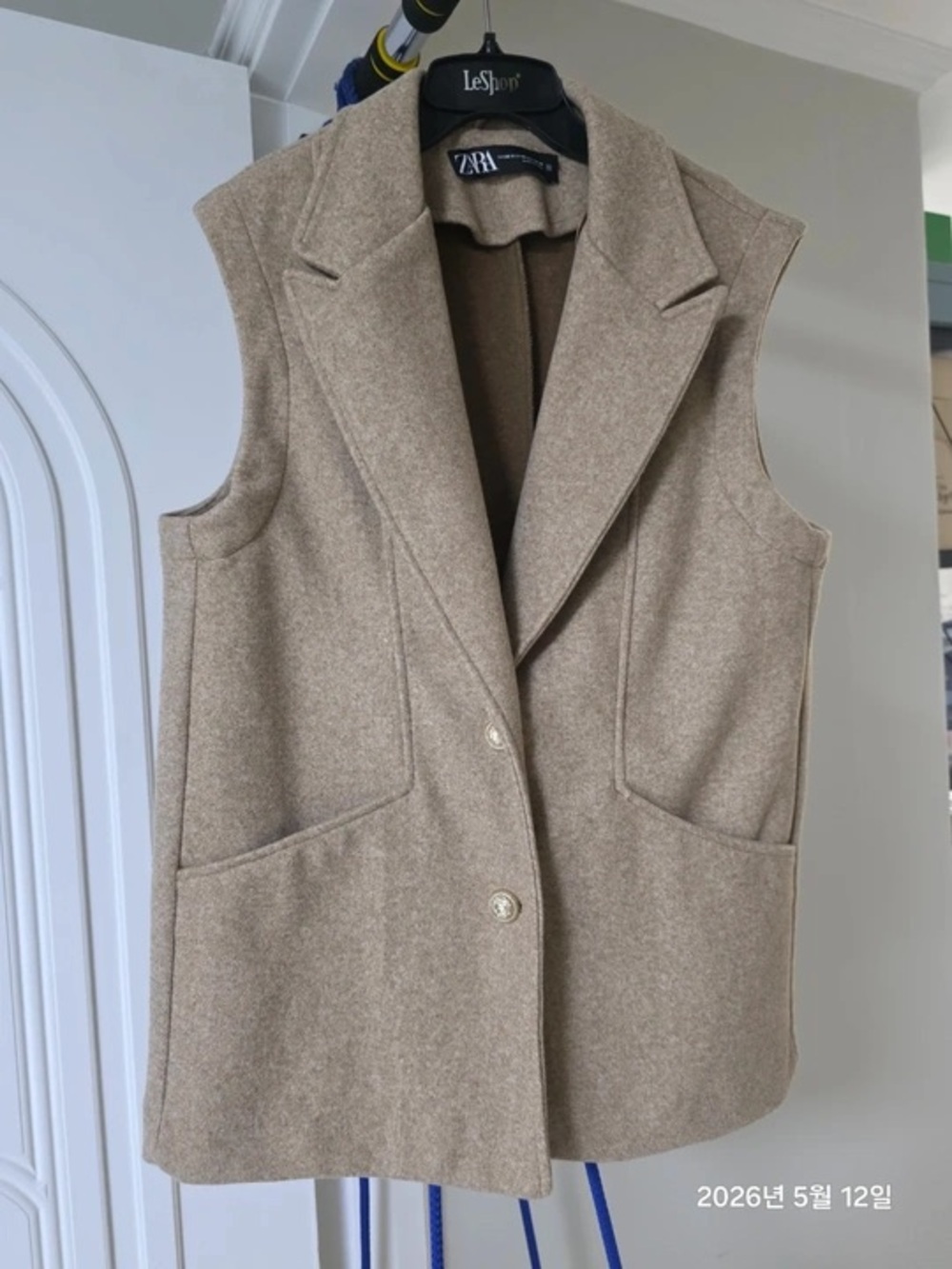 Zara Women's Sleeveless Wool Blend Vest Jacket – Beige